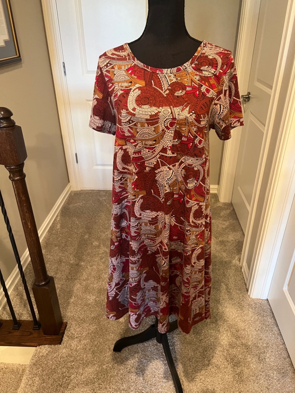 Women's Red Patterned Short-Sleeve Swing Dress